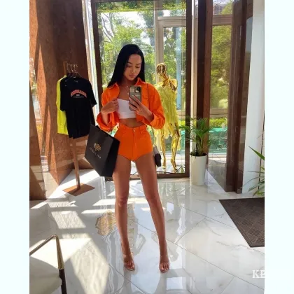 Насолоджуйся моїм унікальним дотиком, зроблю твій день